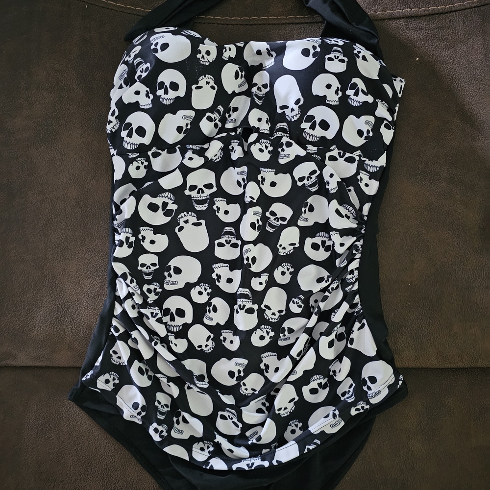 Skull Print One-Piece Halter Swimsuit